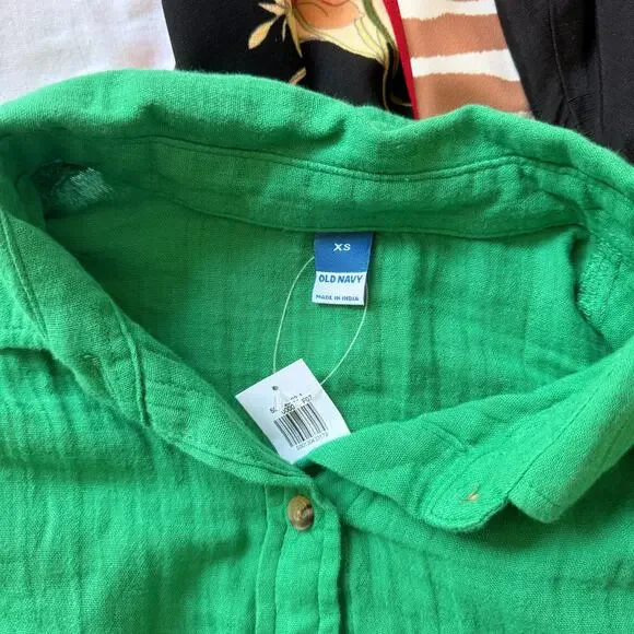 Old Navy Crinkle Gauze Button Down Shirt Green Loose Fit Short Sleeve NWT XS - Picture 8 of 11